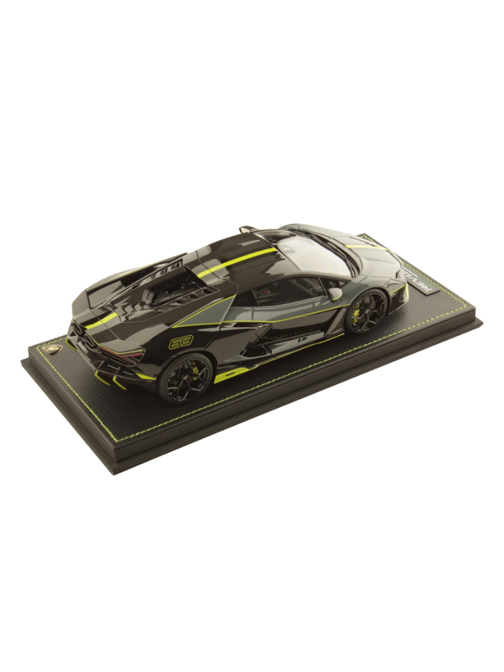 Modellino auto in scala 1:18 Lamborghini Revuelto grigio telesto/nero noctis/verde scandal