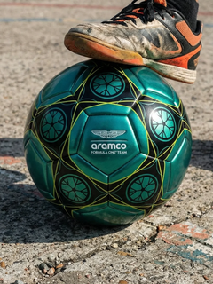 Pallone da calcio Aston Martin Aramco F1 Team Soccer Ball misura #5 green/black-1