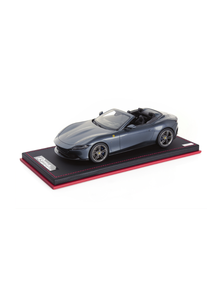 Modellino auto in scala 1:18 FERRARI ROMA SPIDER BLU ROMA