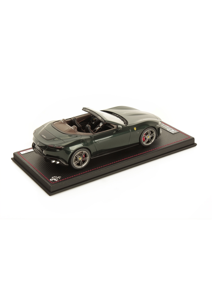 Modellino auto in scala 1:18 FERRARI ROMA SPIDER VERDE ZELTWEG  LIMITED EDITION-1