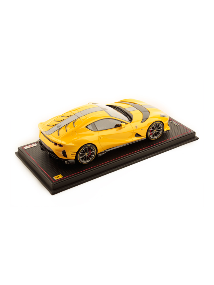 Modellino auto in scala 1:18 FERRARI 812 COMPETIZIONE GIALLO TRISTANO-2