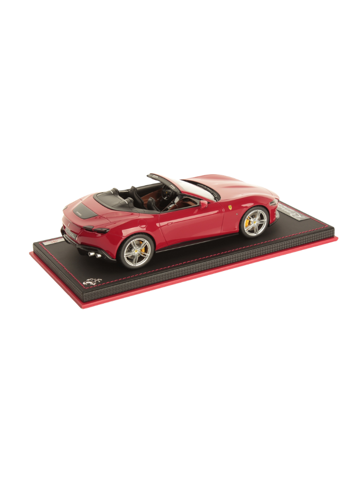 Modellino auto in scala 1:18 Ferrari Roma Spider ROSSO CORSA