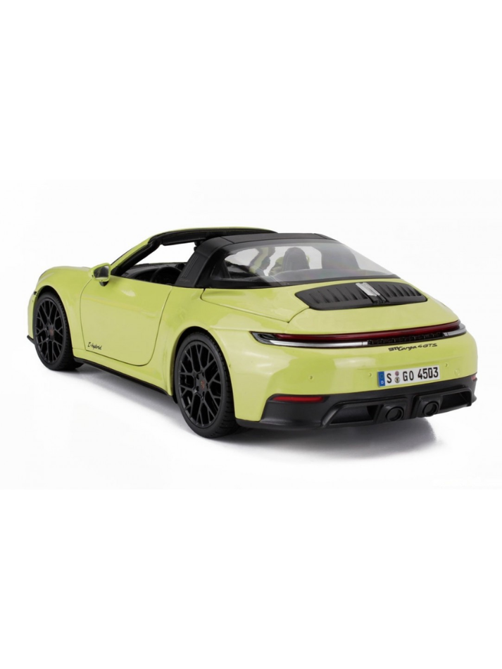 Modellino auto in scala 1:18 PORSCHE 911 TARGA 4 GTS yellow-2