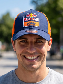 Red Bull KTM Cappello Curved-1