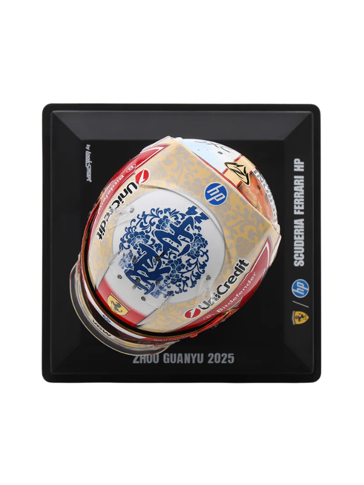 Casco Formula 1 in scala 1:5  Zhou Guanyu – Scuderia Ferrari HP 2025 LOOKSMART-3
