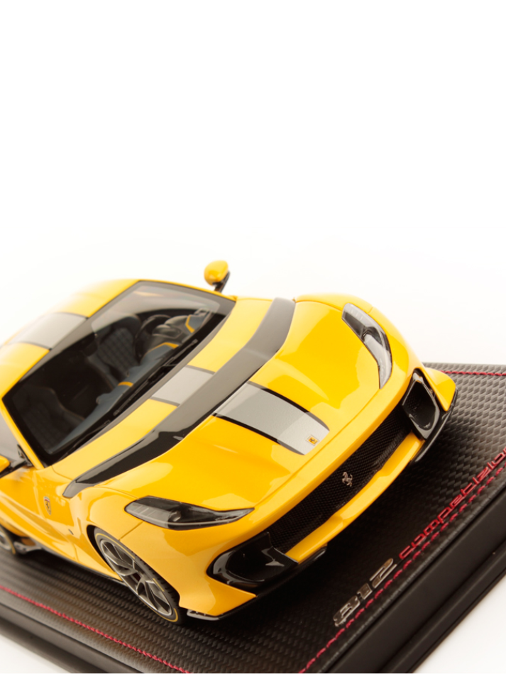Modellino auto in scala 1:18 FERRARI 812 COMPETIZIONE GIALLO TRISTANO-3