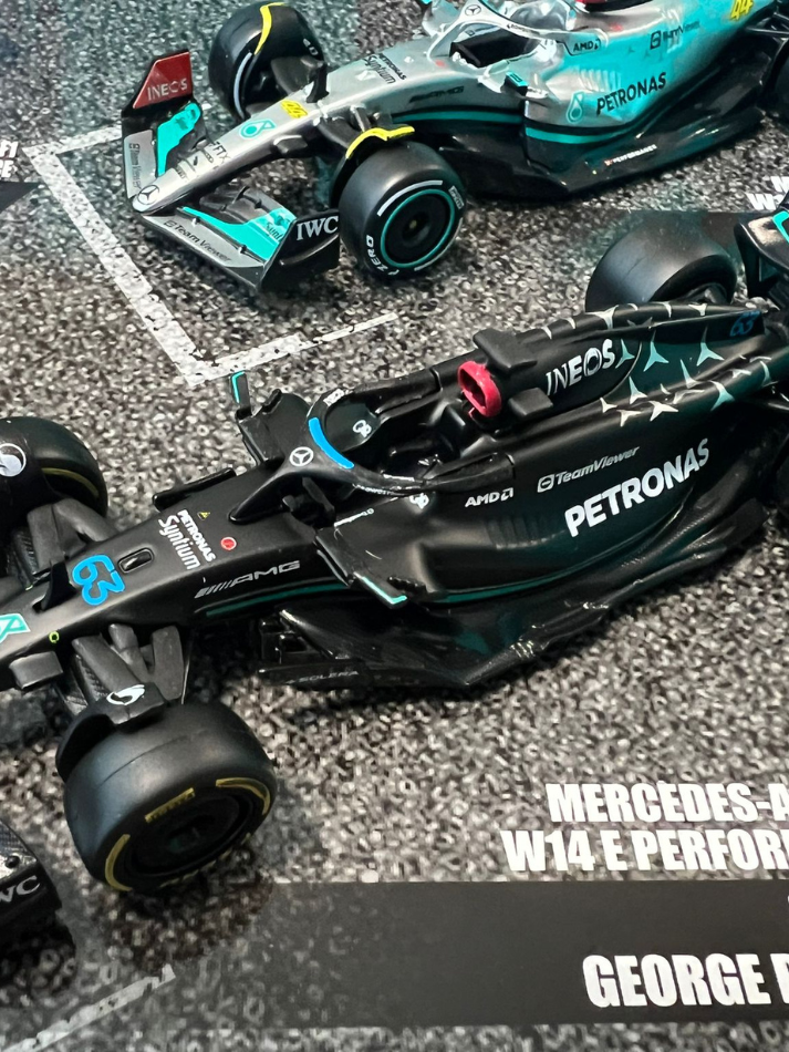 Modellini auto Burago in scala 1:43 MERCEDES AMG PETRONAS  W14 #44-W14 #63-W13 #44-W12 #44 box 4 cars-5