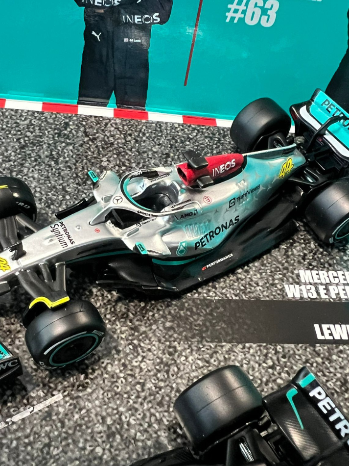 Modellini auto Burago in scala 1:43 MERCEDES AMG PETRONAS  W14 #44-W14 #63-W13 #44-W12 #44 box 4 cars-6