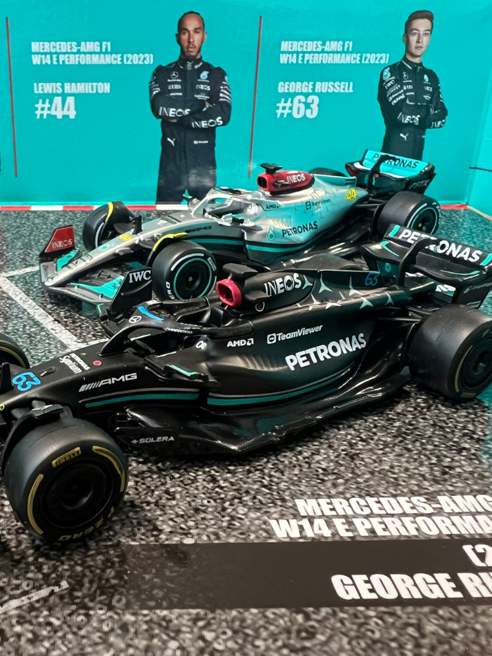 Modellini auto Burago in scala 1:43 MERCEDES AMG PETRONAS  W14 #44-W14 #63-W13 #44-W12 #44 box 4 cars-8