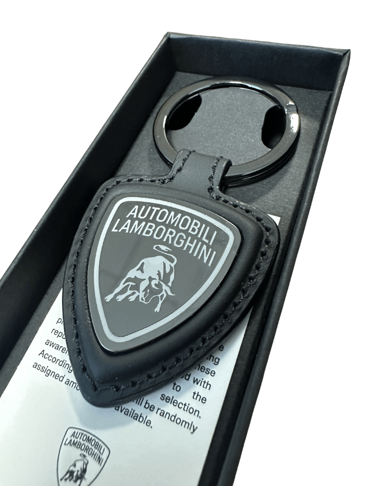 Portachiavi Automobili Lamborghini in pelle in confezione elegante con logo distintivo.