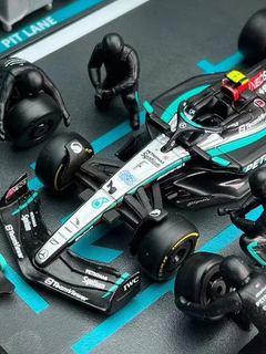 Modellino Box garage 1:43 MERCEDES AMG  - F1 W15 GARAGE BOX#63 RUSSELL-4